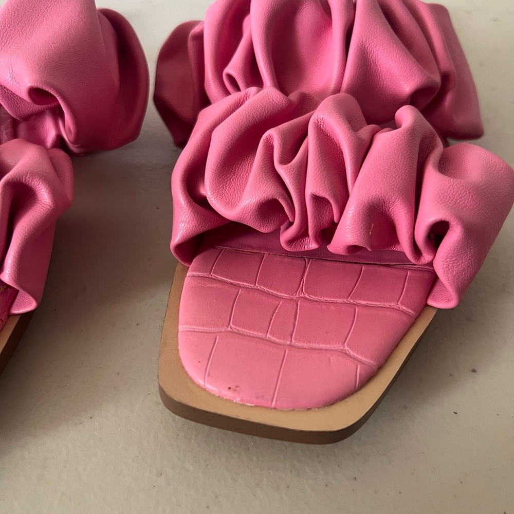 Circus by Sam Edelman Pink Ruffle Sandals - Picture 5 of 9